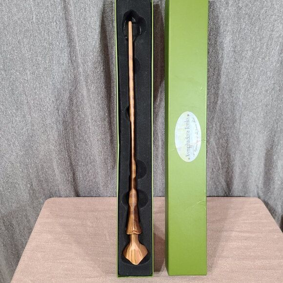 HARRY POTTER NOBLE COLLECTIONS- Nymphadora Tonks Wand - Picture 2 of 9